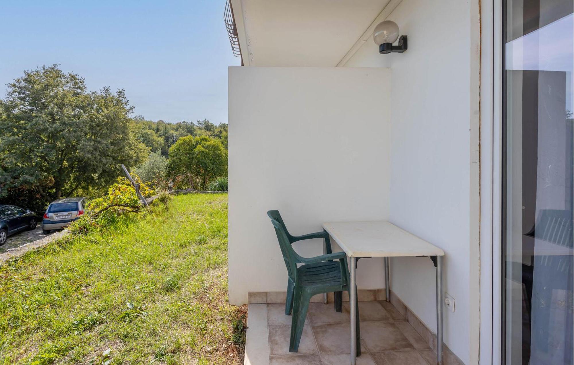 Gorgeous Apartment In Brsec With Kitchen Luaran gambar