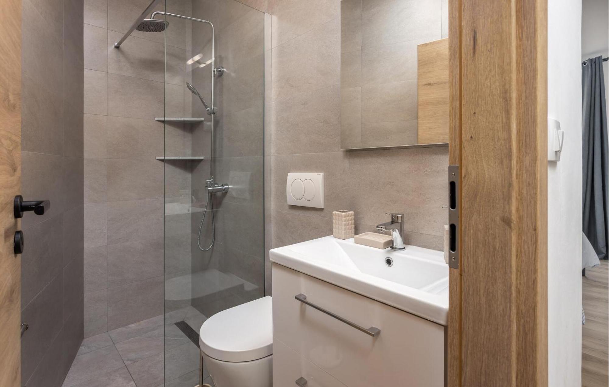 Gorgeous Apartment In Brsec With Kitchen Luaran gambar