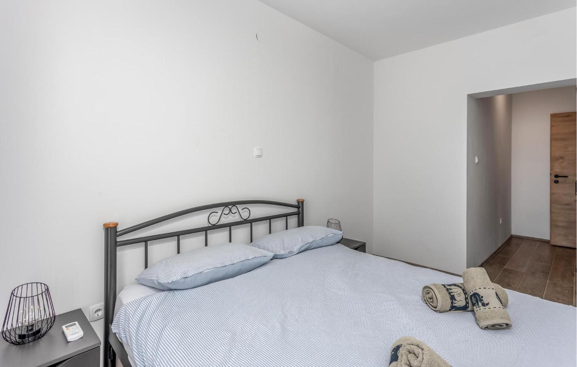 Gorgeous Apartment In Brsec With Kitchen Luaran gambar