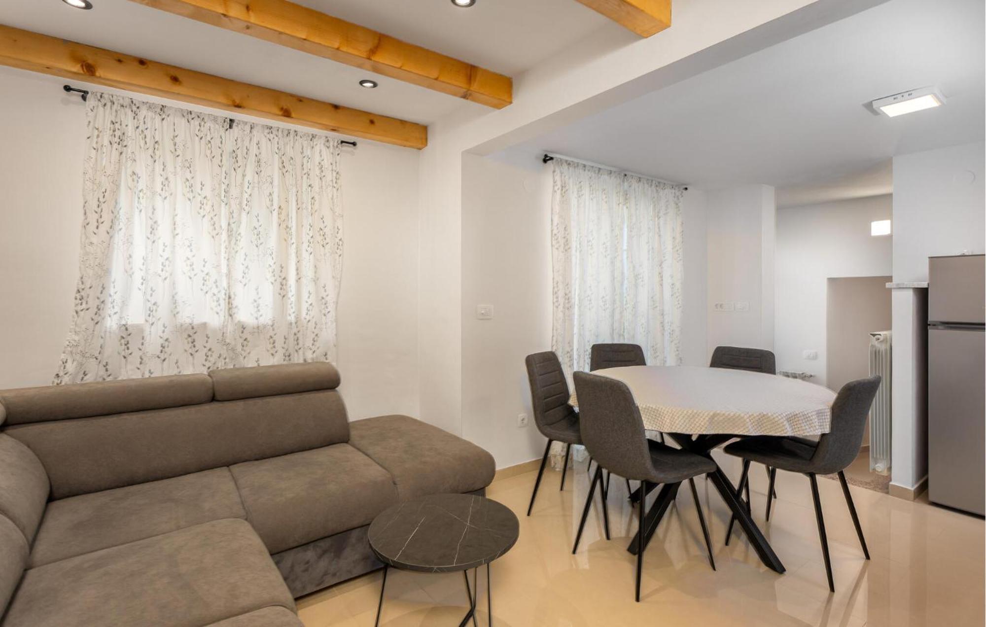 Gorgeous Apartment In Brsec With Kitchen Luaran gambar